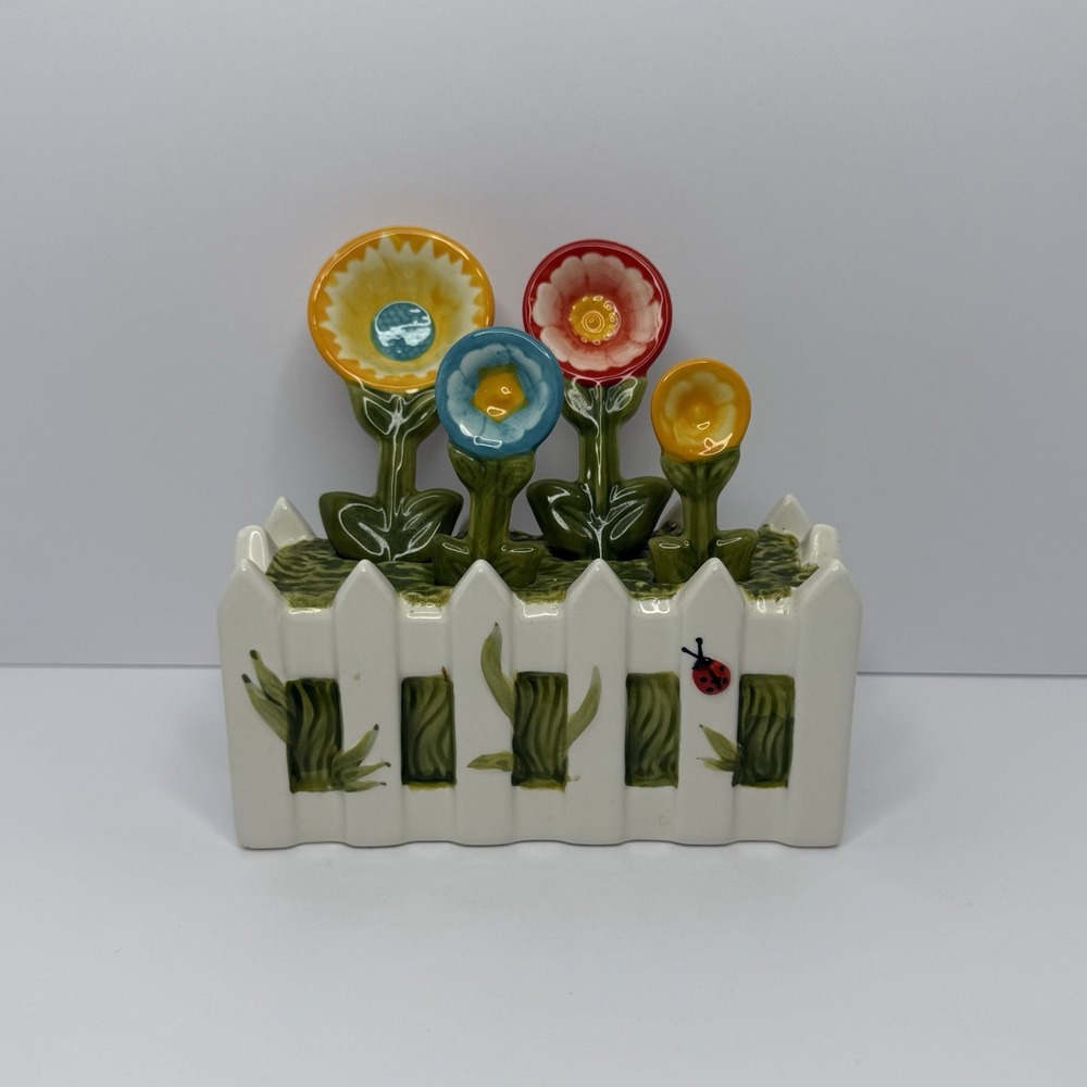 Temp-tations By Tara Gingham Gardens Measuring Spoon Holder and Spoons Ceramic